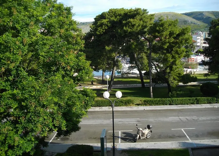 アパート スタジオ ゴガ